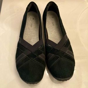 Clarks Womens Haley flats - black suede - 12M - like new